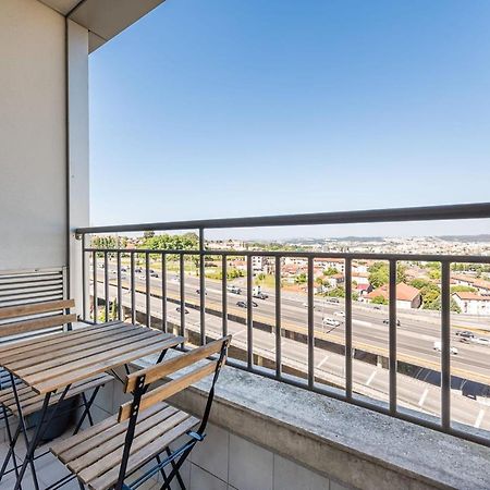 Dragon Stadium Studio W Balcony By Lovelystay Porto Bagian luar foto