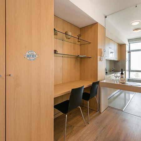 Dragon Stadium Studio W Balcony By Lovelystay Porto Bagian luar foto