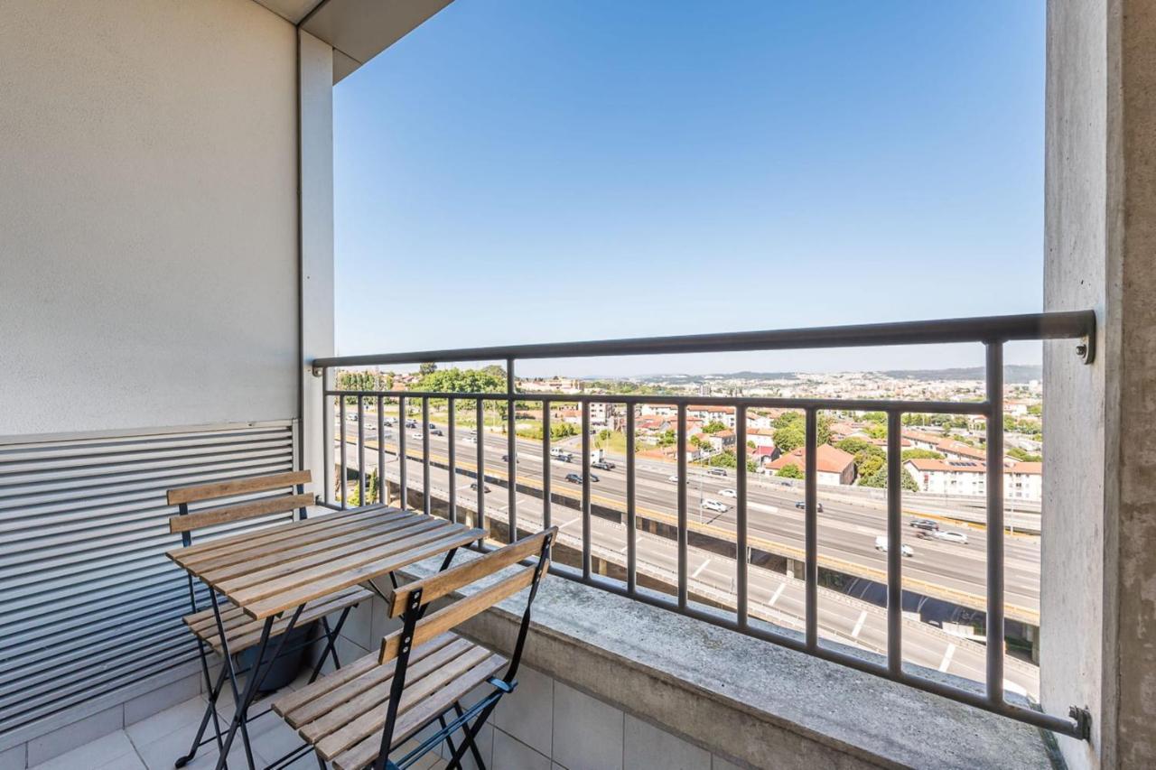 Dragon Stadium Studio W Balcony By Lovelystay Porto Bagian luar foto