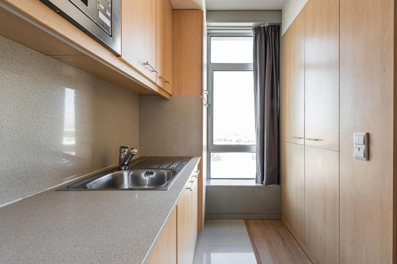 Dragon Stadium Studio W Balcony By Lovelystay Porto Bagian luar foto