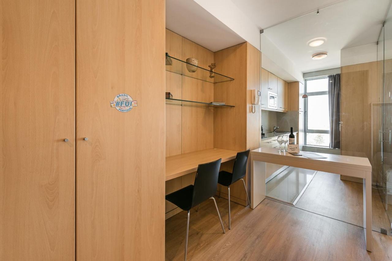 Dragon Stadium Studio W Balcony By Lovelystay Porto Bagian luar foto