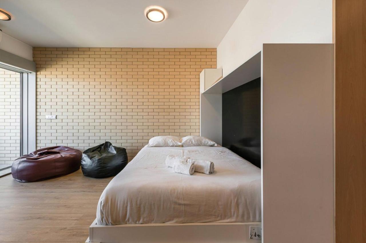 Dragon Stadium Studio W Balcony By Lovelystay Porto Bagian luar foto
